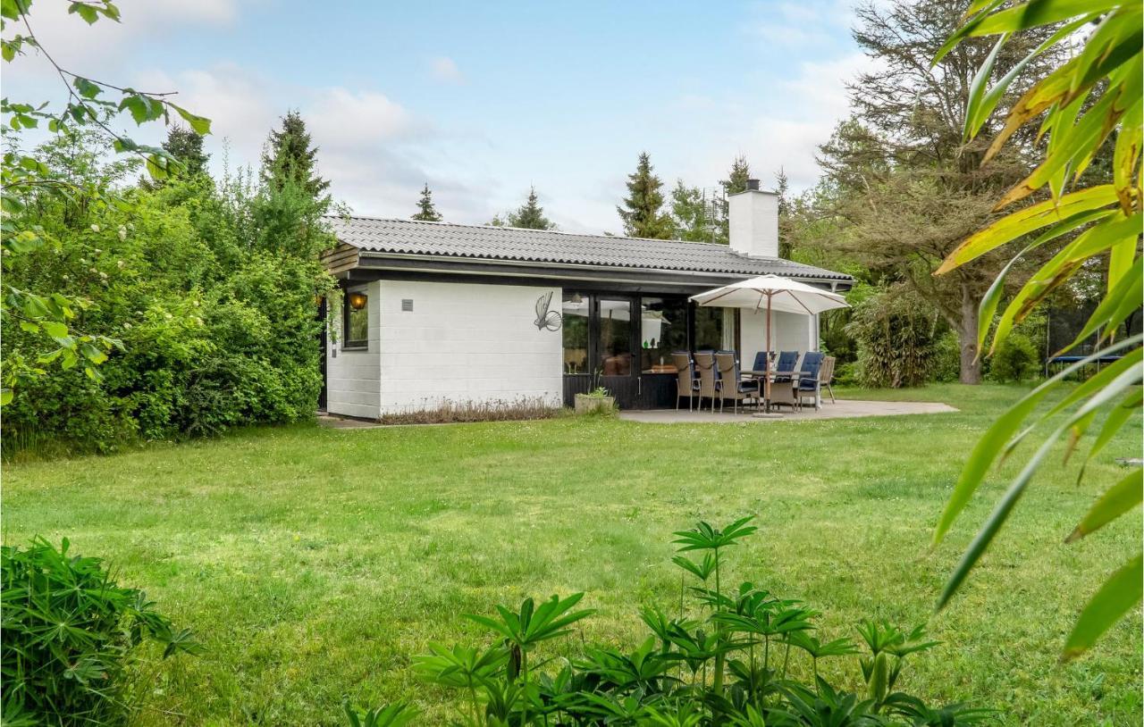 Amazing Home In Kalundborg With Kitchen Exterior foto