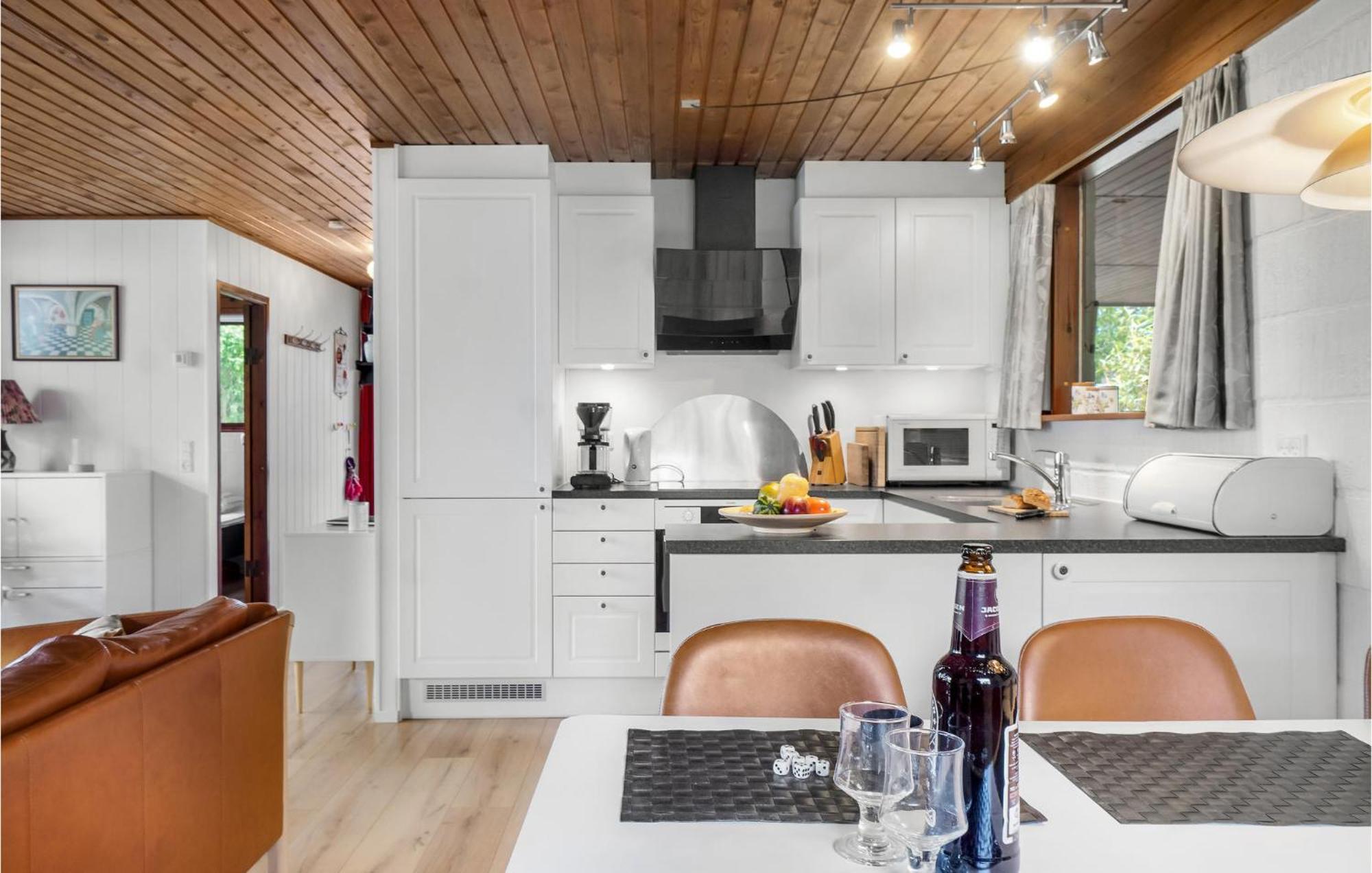 Amazing Home In Kalundborg With Kitchen Exterior foto