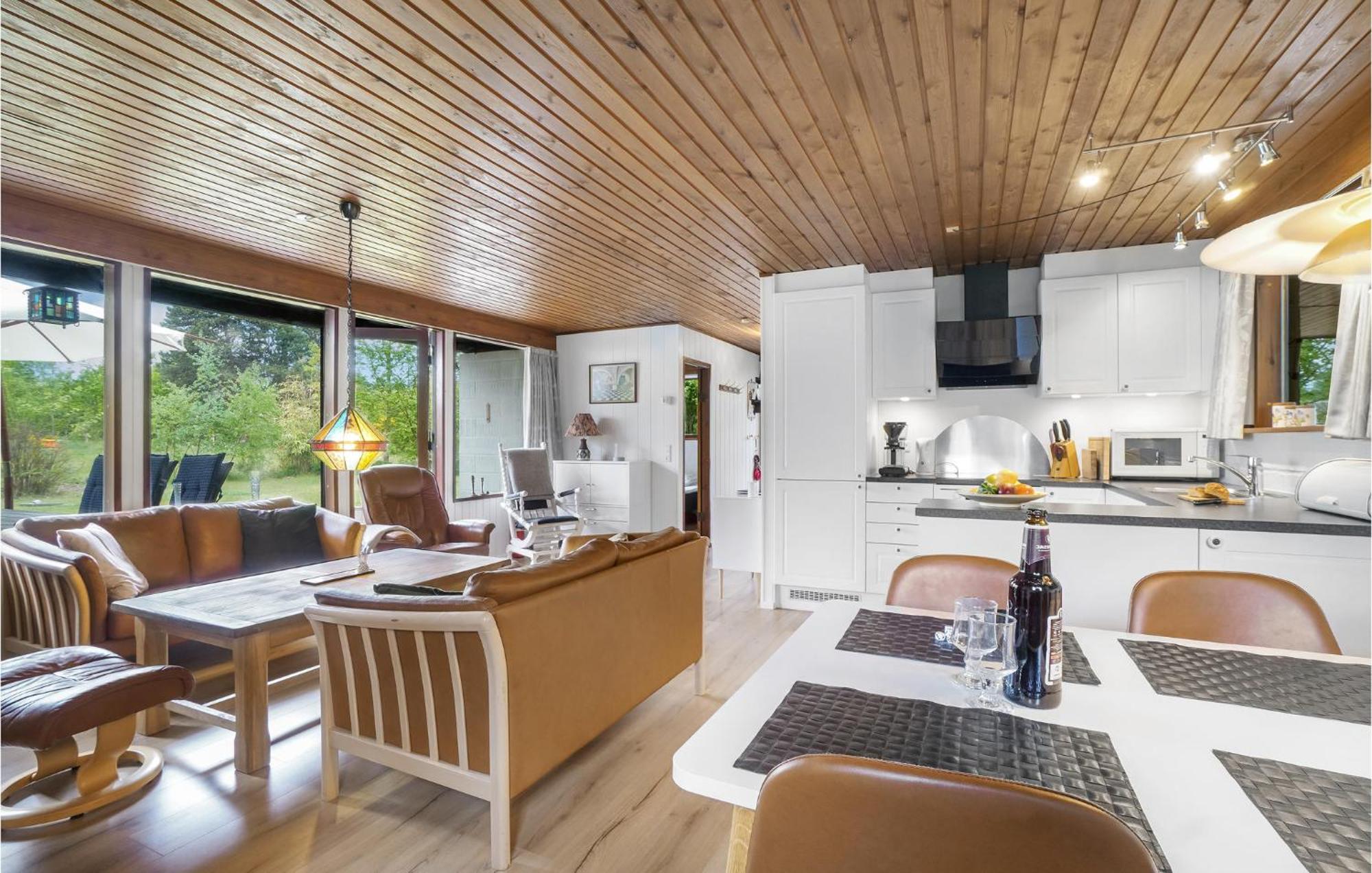 Amazing Home In Kalundborg With Kitchen Exterior foto